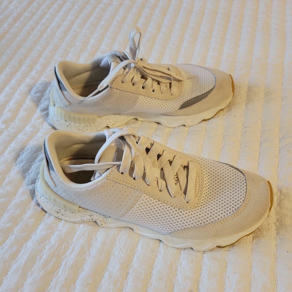 Sorel sneakers size 8
